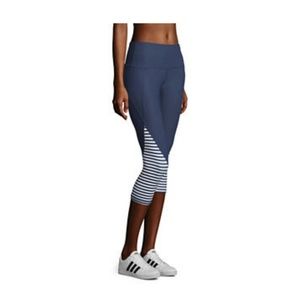 Xersion Performance Novelty Capris